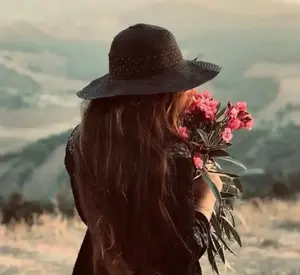 هانیه حسین خانی هانیه حسین خانی